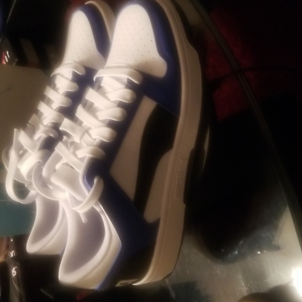 Puma shoes size 5y